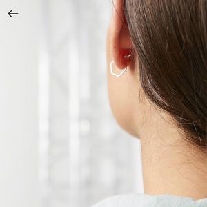 NWT! DAINTY STERLING SILVER HEXAGON HOOP EARRINGS!